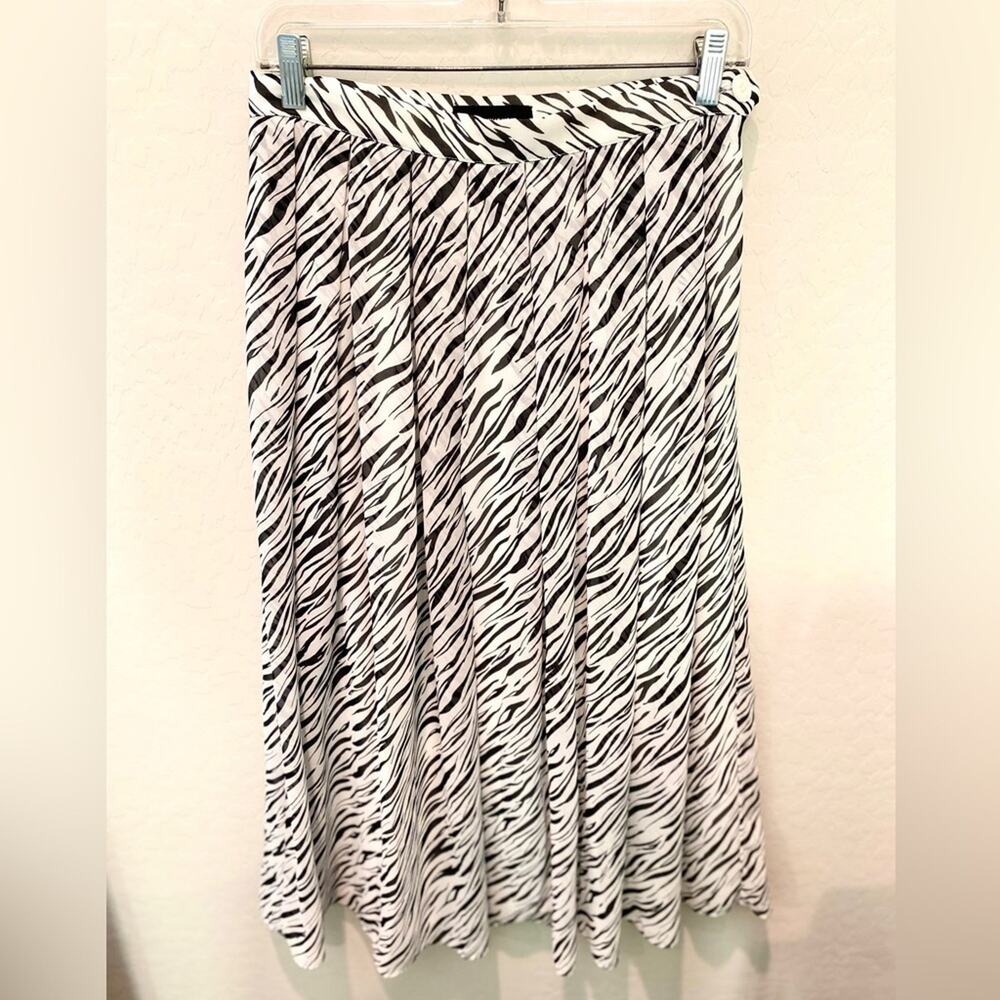 WHO WHAT WEAR | Zebra Print Pleated Midi Skirt Black White | Size 4